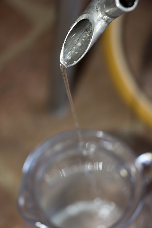 ktima-bellou-farm-essential-oil-distillation-process